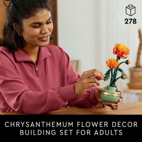 LEGO® Chrysanthemum 10368 Perspective: left