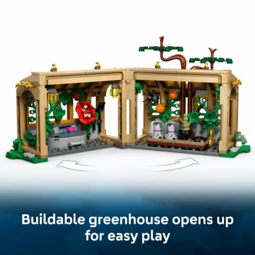 LEGO Harry Potter Hogwarts Castle: Herbology Class 76445 Perspective: left