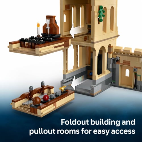 LEGO Harry Potter Hogwarts Castle: Flying Lessons Building Toy 76447 Perspective: left