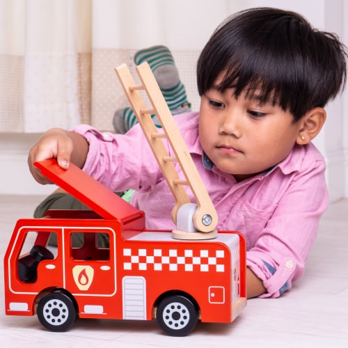 Bigjigs Toys City Fire Engine (BJTJT131) Perspective: left