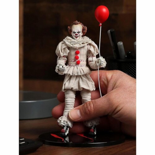 Mezco One:12 Pennywise It Movie 2017 Collectible Figure