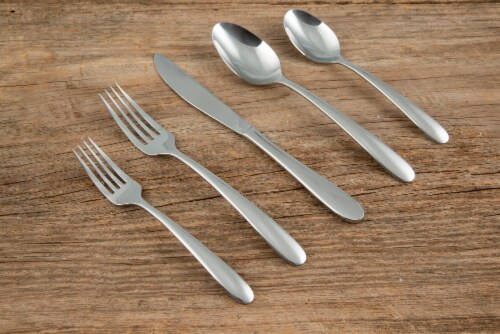 Cambridge Silversmiths Jude Flatware Set - Mirror Perspective: left