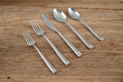 Cambridge Silversmiths Kingsland Flatware Set - Mirror Perspective: left
