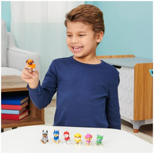 PAW Patrol: Rescue Knights, Surprise Mini Figures in Castle Container (Style May Vary) Perspective: left