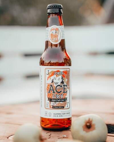 Ace Joker Dry Hard Cider Perspective: left