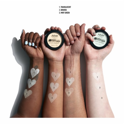 NYX Professional Makeup HD Finishing Powder 1 Translucent Perspective: left