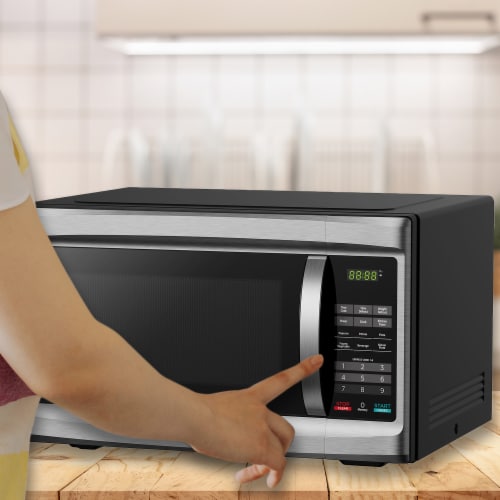 Black+Decker 1000 Watt 1.3 Cubic Feet Microwave Oven, Black