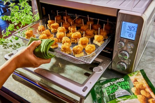 Beyond Meat Beyond Popcorn Chicken™ Plant-Based Bites Perspective: left