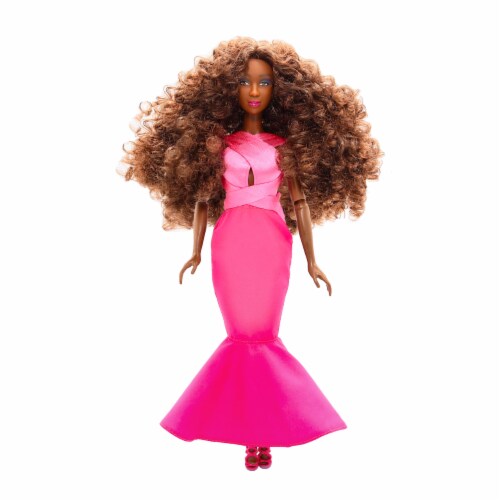 Fresh Dolls Autumn with New Fresh Finity Wear Doll Perspective: left