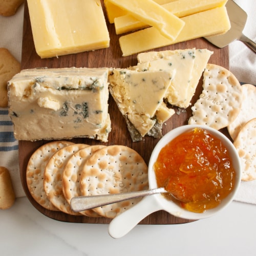 igourmet A Little Bit of Ireland Gourmet Food Assortment (3.1 pound) Perspective: left
