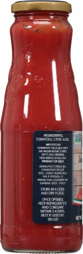 Cirio Chunky Style Sieved Tomatoes Perspective: left