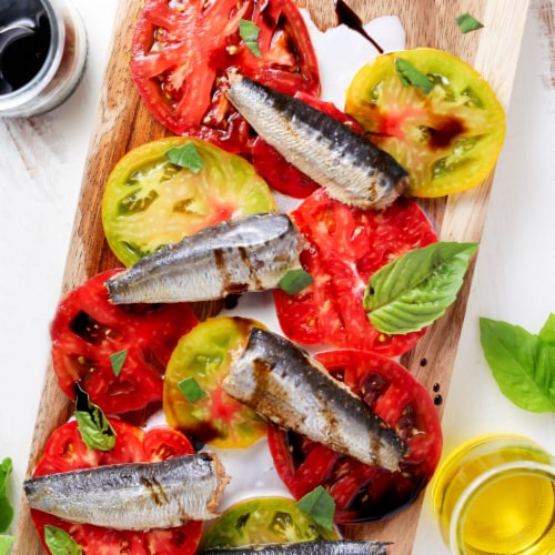 Wild Planet Wild Sardines in Extra Virgin Olive Oil with Lemon Perspective: left