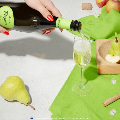 Riondo Extra Dry Glera/Prosecco Italy Sparkling Wine Perspective: left