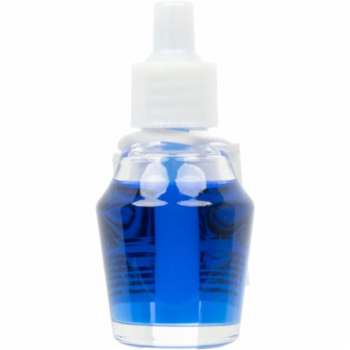 Fusion™ Scent Charm Oil Midnight Illusion Perspective: left