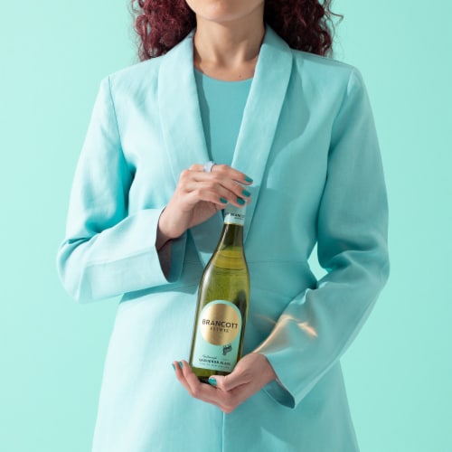 Brancott Estate Sauvignon Blanc Marlborough White Wine Perspective: left