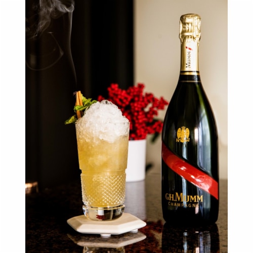 G.H. Mumm Brut Mumm Grand Cordon Champagne France Sparkling Wine Perspective: left