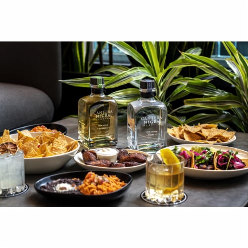 Cantera Negra Tequila Reposado Perspective: left