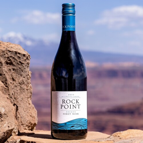 Oregon Del Rio Vineyard Rock Point Pinot Noir Wine Perspective: left