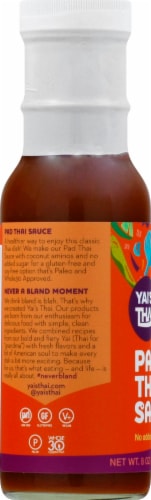 Yai's Thai Pad Thai Sauce Perspective: left