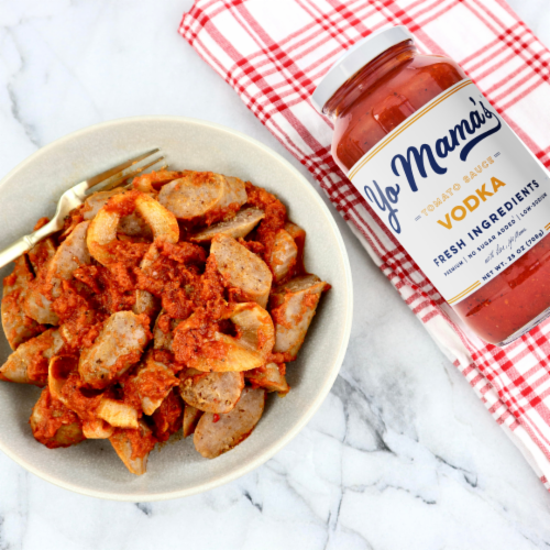 Yo Mama’s Foods® Low-Carb Vodka Pasta Sauce Perspective: left