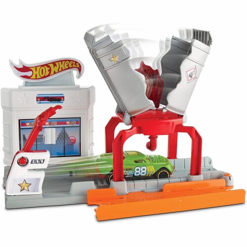 Hot Wheels Blaze Blast Playset Perspective: left