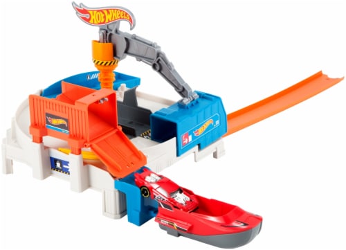 Mattel Hot Wheels® Shipyard Escape Play Set Perspective: left