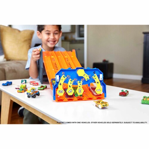 Mattel Hot Wheels 5 Lane Collapsible Roll Out Raceway Track Set, Multicolor Perspective: left