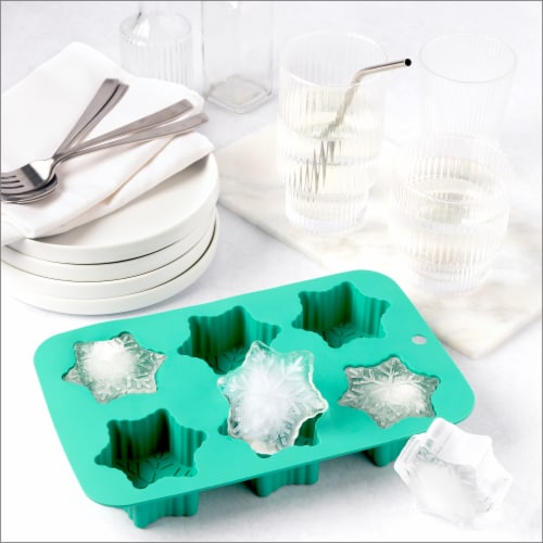 Holiday Home Silicone Bakeware Pan - Snowflake Perspective: left