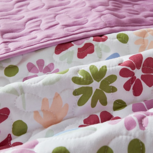 Everyday Living Microfiber Quilt - Floral Pattern Perspective: left