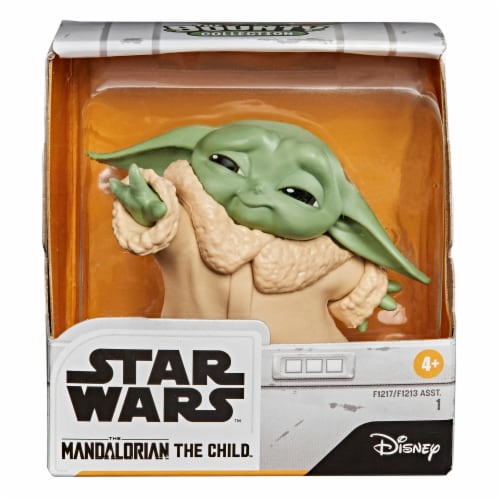 Star Wars™ The Bounty Collection The Child Force Moment Pose Perspective: left
