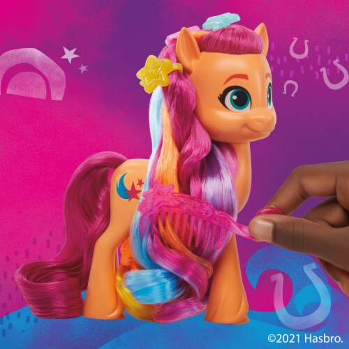 My Little Pony A New Generation Rainbow Reveal Sunny Starscout Set Perspective: left