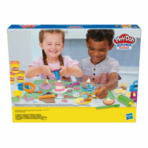 Play-Doh Giftable Playlist - Kitchen Creations Perspective: left
