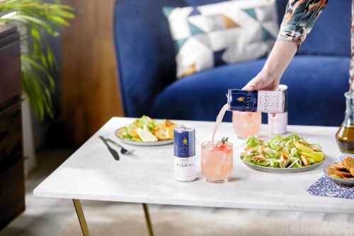 Savyll® Non-Alcoholic Paloma Flavored Sparkling Cocktail Perspective: left