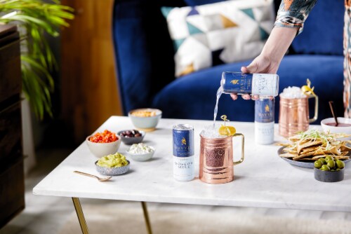 Savyll® Non-Alcoholic Moscow Mule Flavored Sparkling Cocktail Perspective: left