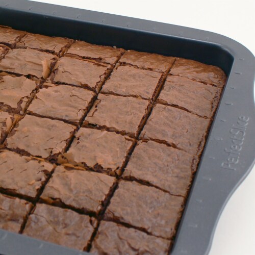 BergHOFF Perfect Slice Cookie Sheet with Slicer Perspective: left