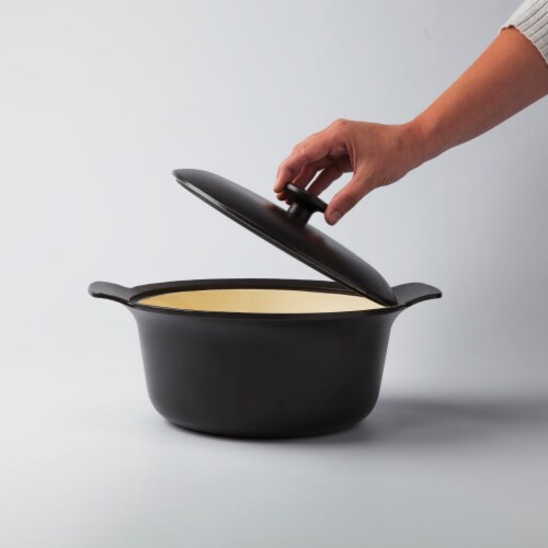 BergHOFF Ron 10-Inch Cast Iron Dutch Oven 4.4Qt., Black Perspective: left