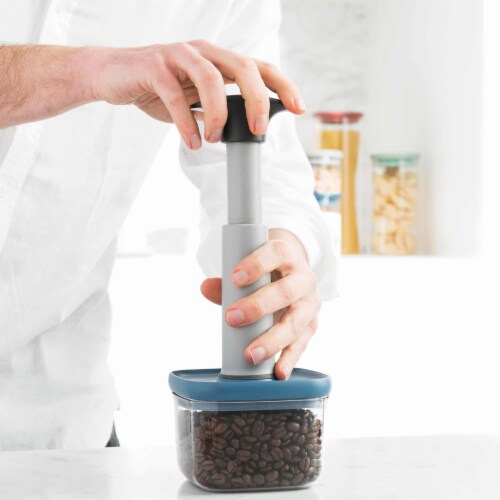 BergHOFF Leo Vacuum Food Container Set - Blue Perspective: left