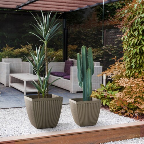 Glitzhome Faux Concrete Square Plastic Fluted Pot Planter Perspective: left