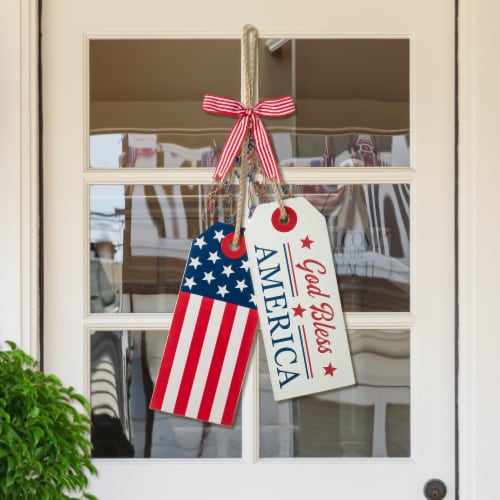 Glitzhome 19.5 H Wooden Patriotic/Americana Doorknob Hanging Decor Perspective: left