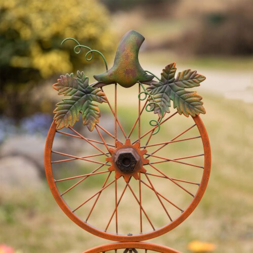 Glitzhome Bicycle Wheel Pumpkin Porch Sign for Harvest Thanksgiving Decor Perspective: left