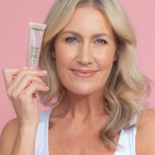MCoBeauty Miracle BB Cream Lightweight Skin-Perfecting + Buildable Coverage - Light Perspective: left