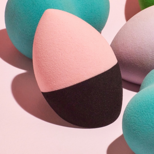 MCoBeauty Dual-Sided Blending Makeup Sponge + 2 Different Densities for Endless Looks – Pink/Black Perspective: left
