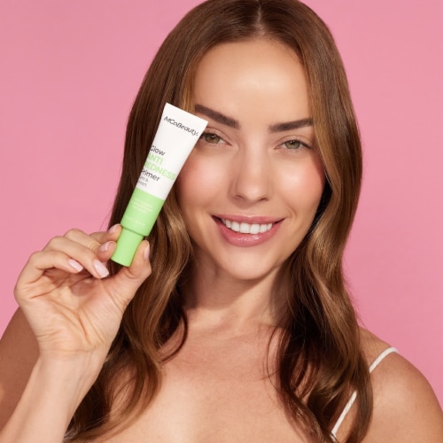 MCoBeauty Glow Anti Redness Primer - Calm & Correct Perspective: left