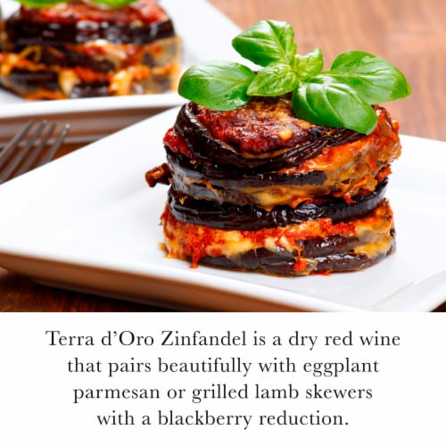 Terra d'Oro Zinfandel California Red Wine 750 ml Perspective: right