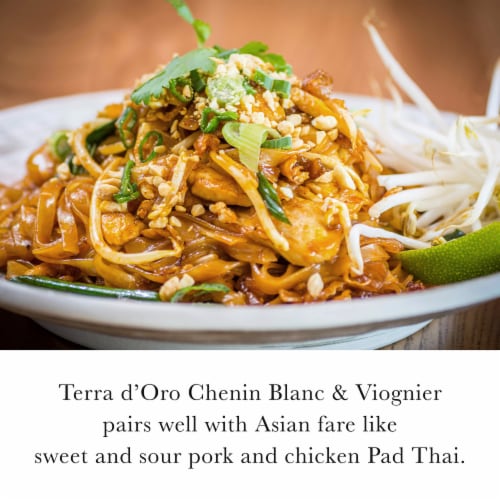 Terra D'Oro Chenin Blanc Viognier California White Wine 750 ml Perspective: right