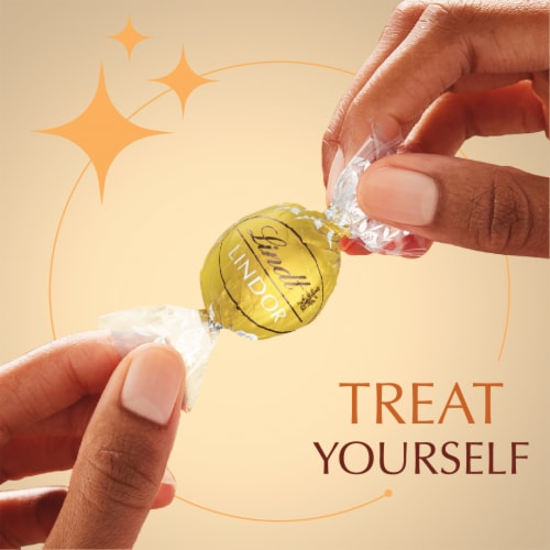 Lindt LINDOR White Chocolate Candy Truffles Perspective: right