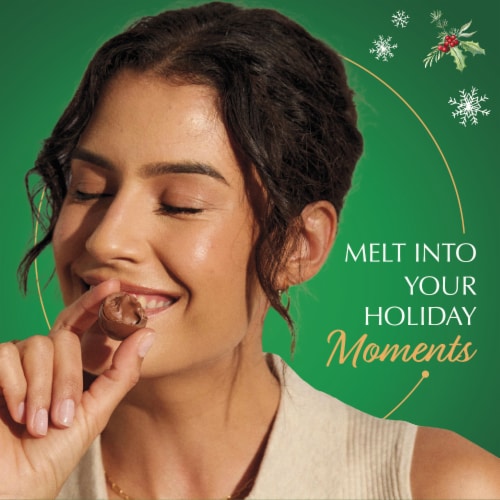 Lindt LINDOR Limited Edition Peppermint Cookie Milk Chocolate Christmas Candy Truffles Bag Perspective: right
