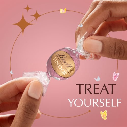 Lindt LINDOR Neapolitan White Chocolate Easter Candy Truffles Mini Bag Perspective: right