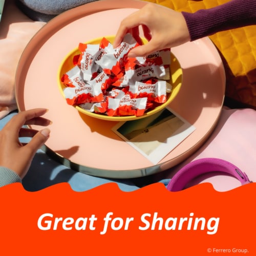 Kinder Bueno Mini Milk Chocolate and Hazelnut Cream Stocking Stuffer Family Pack Perspective: right