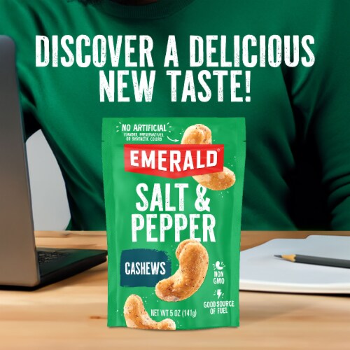 Emerald® Salt & Pepper Cashews Perspective: right